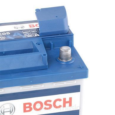 Автомобільний акумулятор BOSCH S4 E05 12V 60Ah 640A EFB (0092S4E051)
